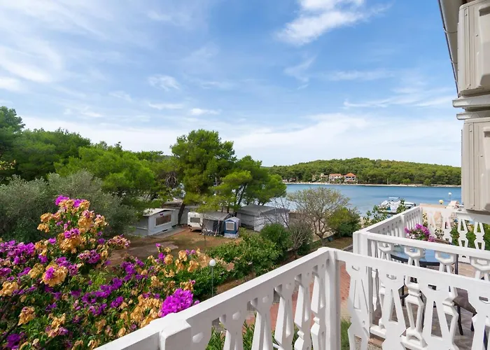 By The Sea - 4309 Pašman